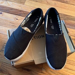 The  Venice Collection TOMS